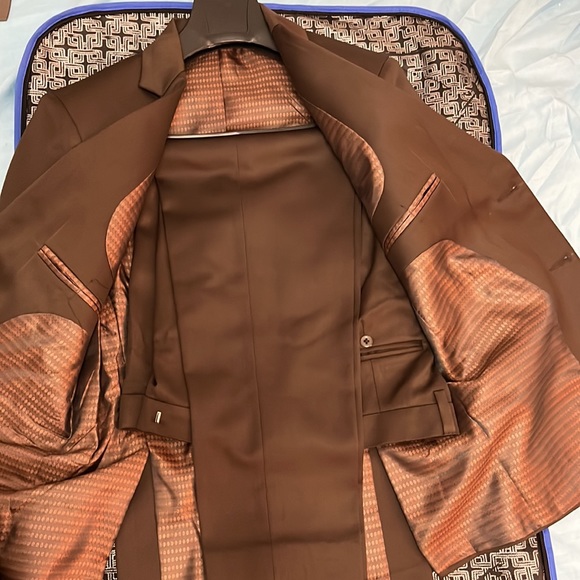 2 piece suit (blazer with pants) - Picture 3 of 5